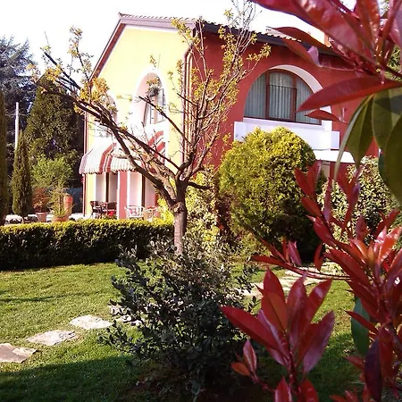 Country Il Melo Bed and breakfast 2*