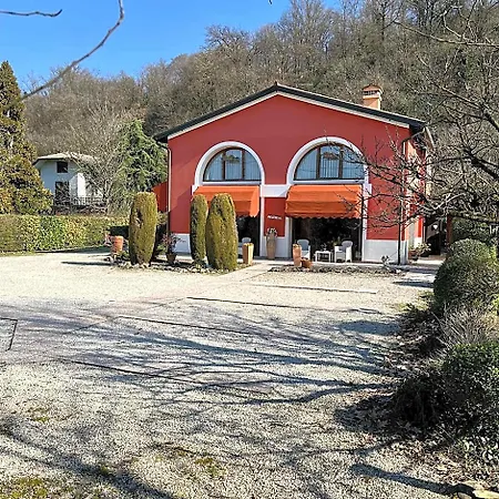 Country Il Melo Bed & Breakfast 4*
