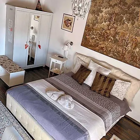 Country Il Melo Bed & Breakfast 4*